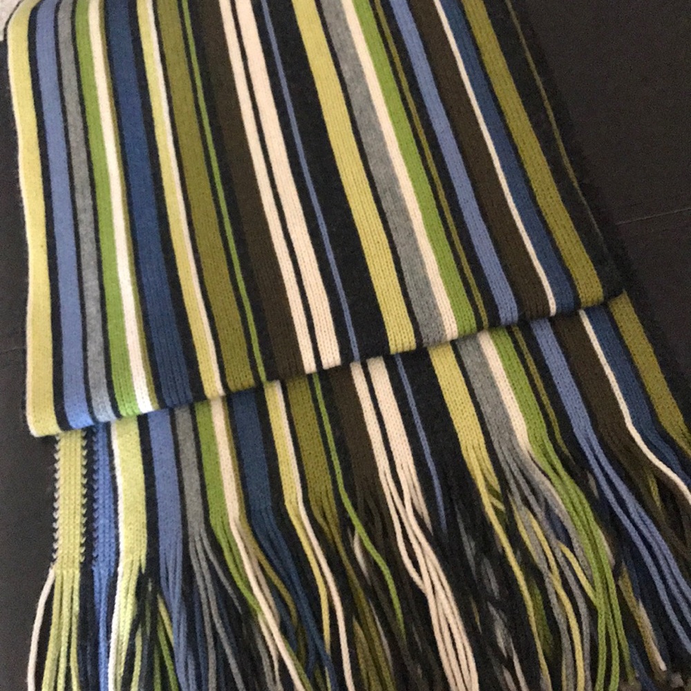 Green & blue striped scarf :)